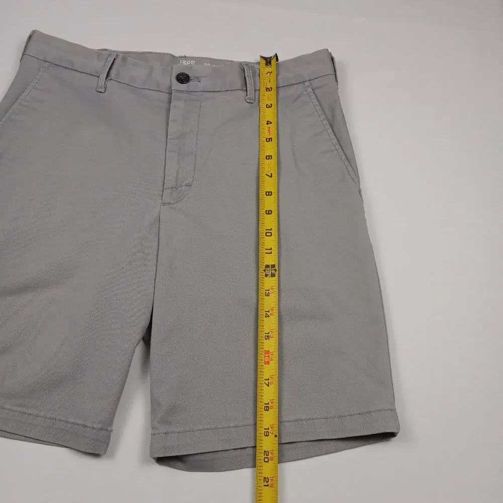 IZOD Saltwater Stretch Mens Size 32 Gray Flat Front Chino Shorts 9.5 Inseam